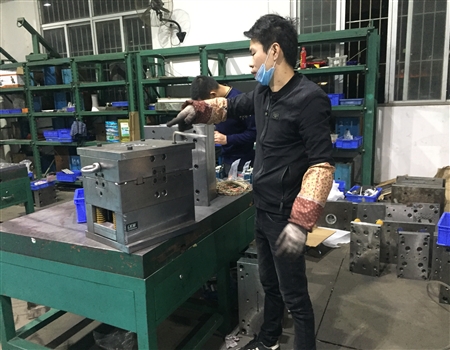 墻壁開關塑膠模具廠家